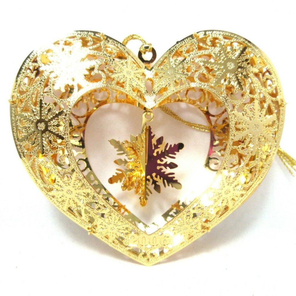 2006 Romantic Snowflake Heart Danbury Mint Christmas Ornament Gold Plated